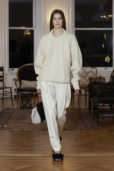 Look 15